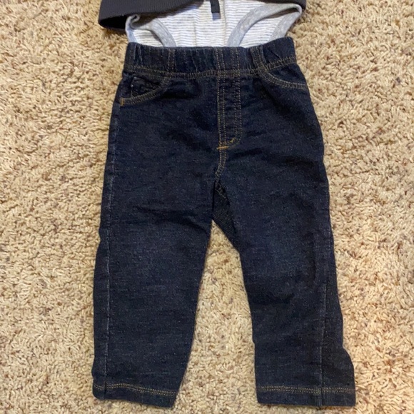 LIKE NEW 3-piece 18M “Wilderness Ranger Dept.” baby boy vest/bodysuit/pants set - Picture 6 of 7